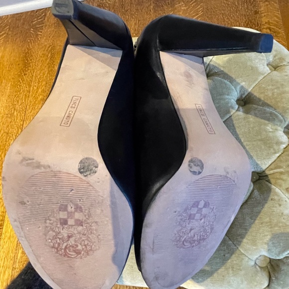 Gold studded Vince Camuto Women’s open toe black leather booties size 7.5 - Picture 6 of 7